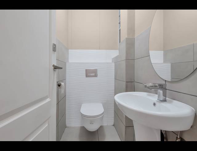 3 BEDROOM APARTMENT FOR SALE IN SANDOWN